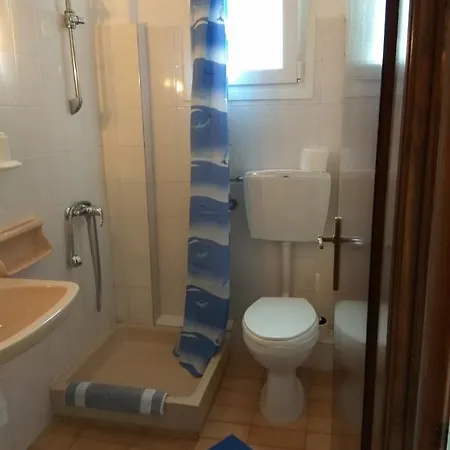 Apartman Haus Sofis Kínira