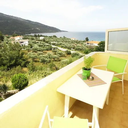 Apartment Haus Sofis Koinira
